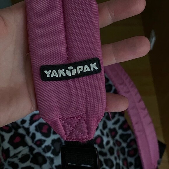 Yak Pak  Heart Pink Grey Black Leopard Print Backpack 16"x12"  Exterior Pocket - Picture 9 of 10